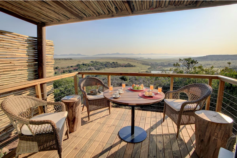 Garden Route Game Lodge Luxury Family Suite with Pool balkon.webp