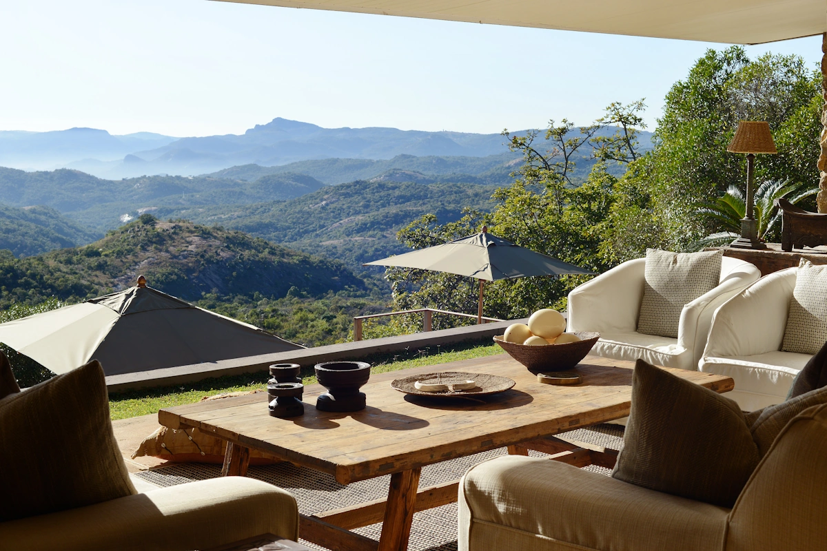 Tomjachu Bush Retreat Valbonne veranda uitzicht  001.webp