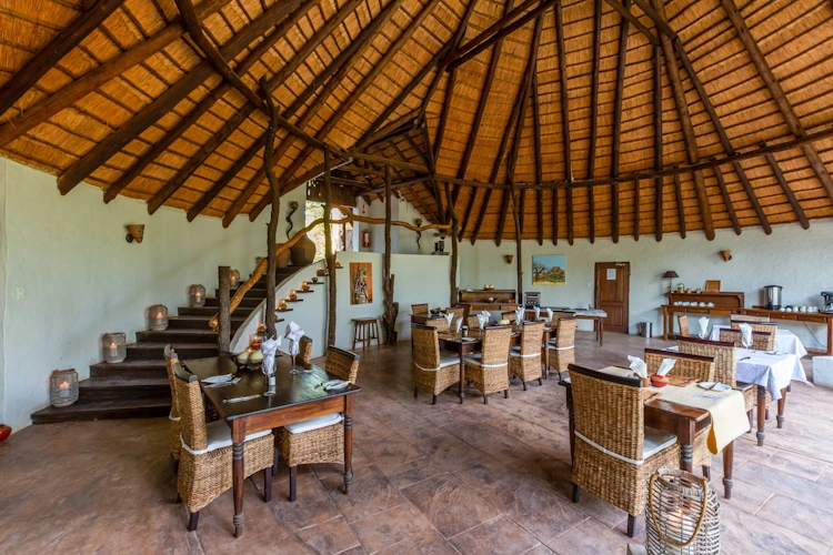 Mopane Bush Lodge restaurant 001.webp