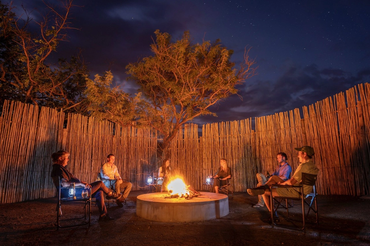 Sasi Bush Lodge Lodge Campfire boma area 001.webp
