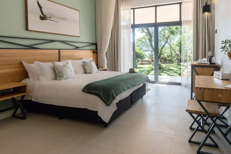 waterfalls lodge victoria falls kamer.webp