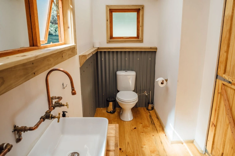 AfriCamps Waterberg badkamer toilet.webp