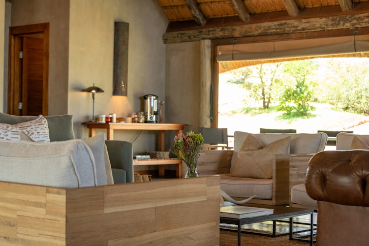 Mavela Game Lodge lounge 001.webp