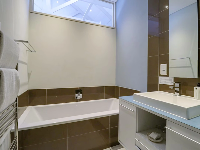 Whale Coast Hotel badkamer.webp