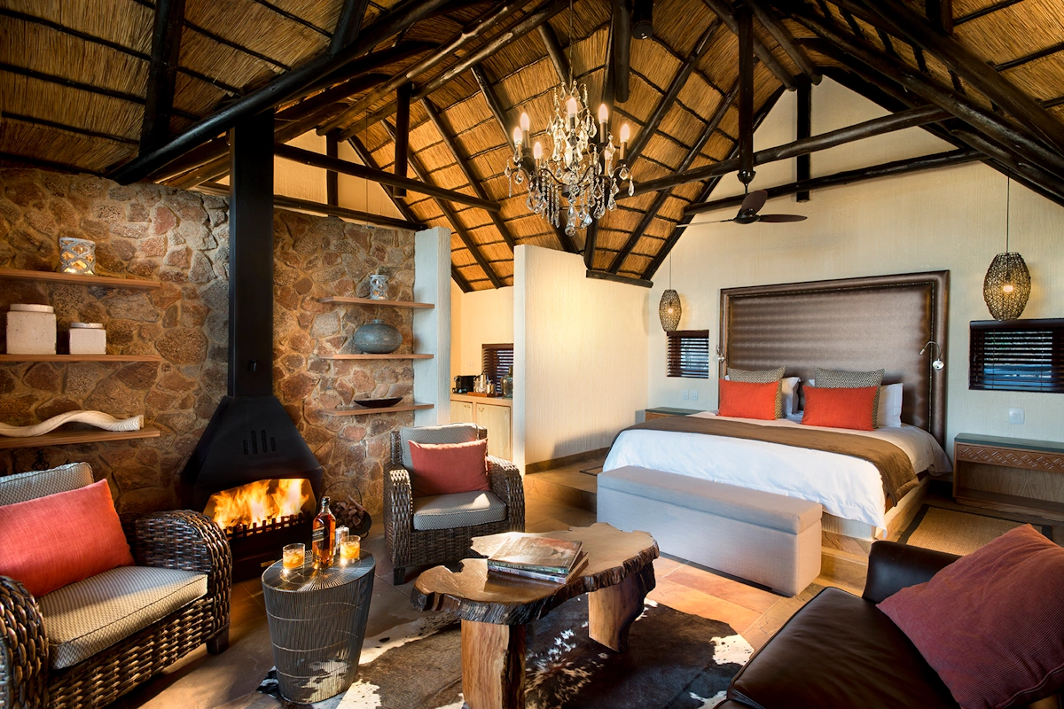 Tshukudu Bush Lodge kamer 001.webp