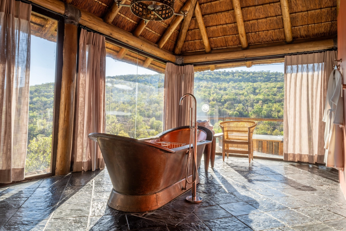 Sediba Luxury Safari Lodge ligbad.webp