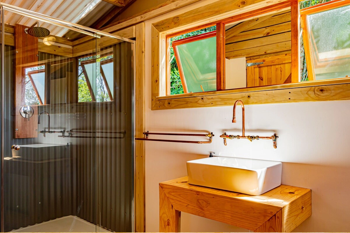 AfriCamps at Bonamanzi Game Reserve tent van binnen 003.webp