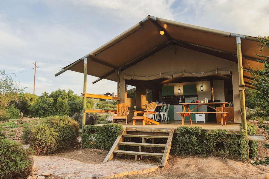 AfriCamps Klein Tent opgang 001.webp