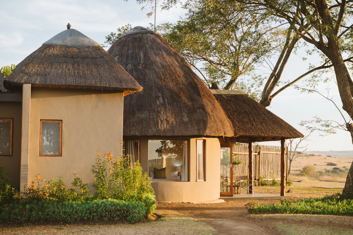 Makongo Hills Lodge rondavel 002.webp