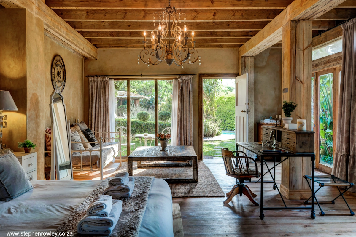 Petite Provence suite 001.webp
