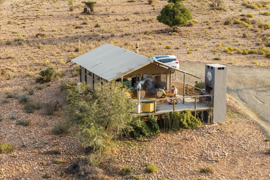 AfriCamps Klein Karoo tent buitenkant 001.webp
