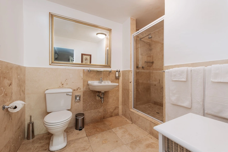 Maison Chablis Guest House badkamer.webp