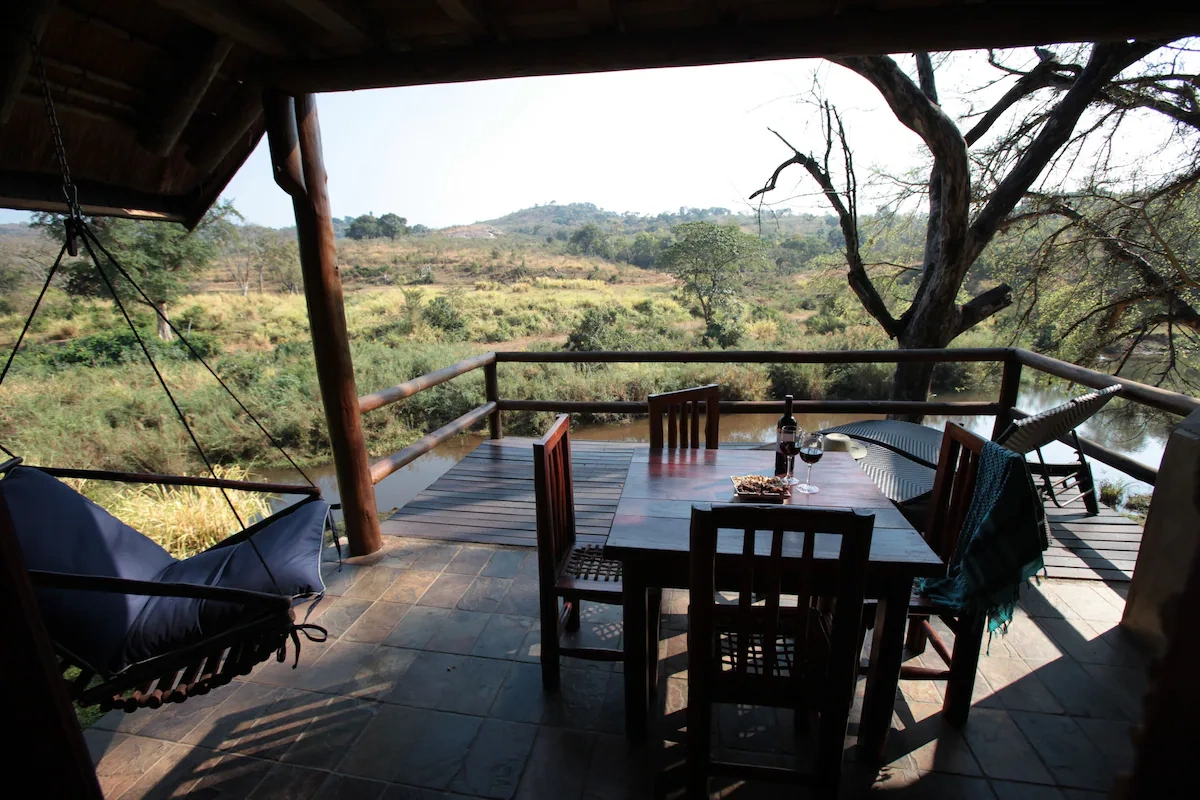 Hippo Hollow Country Estate chalet met uitzicht op rivier 002.webp