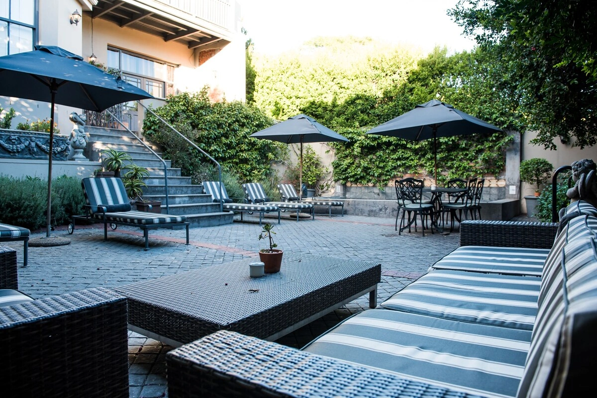Welgelegen Guest House buiten zitjes.webp