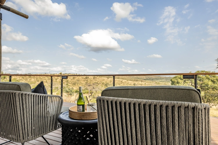 Mavela Game Lodge tent buitenterras 002.webp