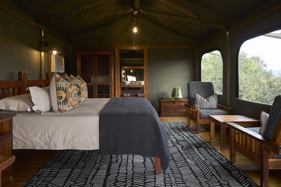 Buffelsdrift Game Lodge tent slaapkamer 001.webp