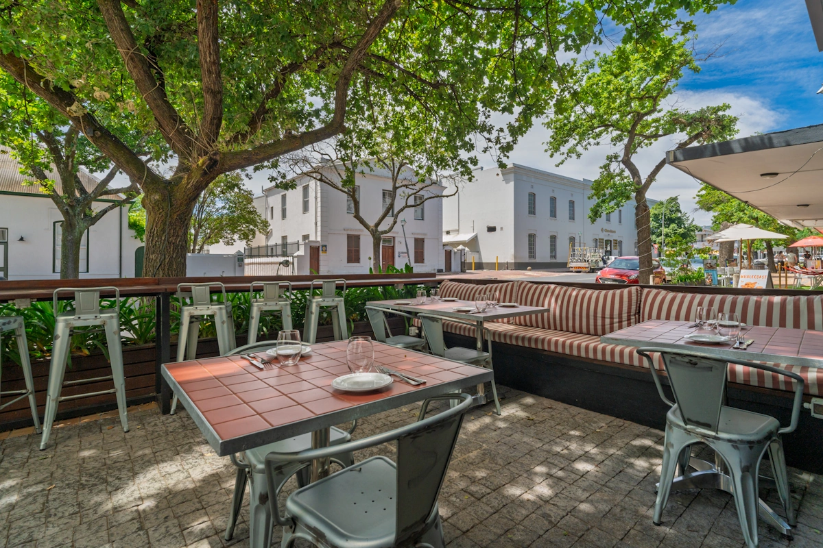 107 Dorpstraat Boutique Hotel terras.webp