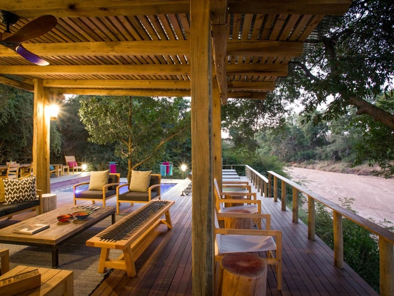 Bateleur Safari Camp lounge 001.webp