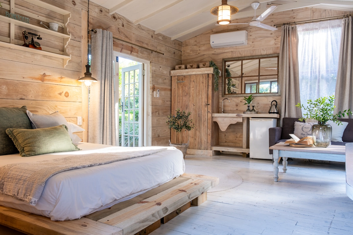 Petite Provence cottage 001.webp