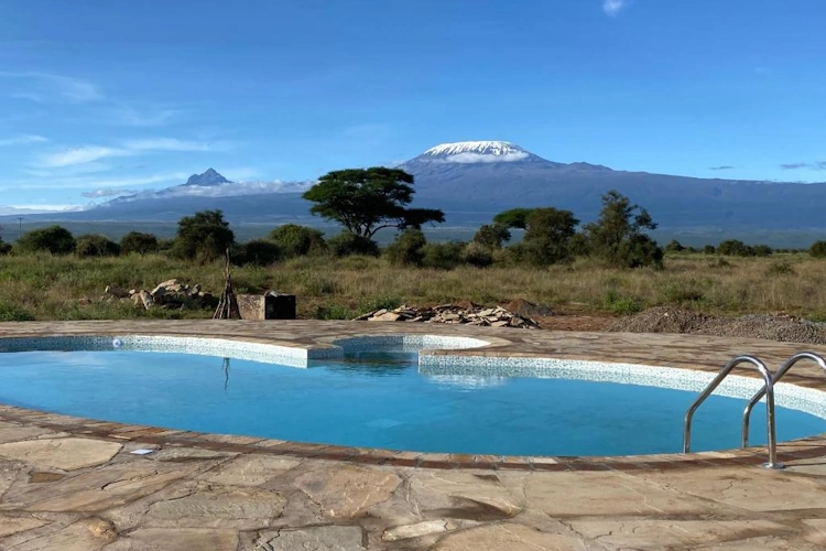 Amboseli Discovery Camp zwembad.webp