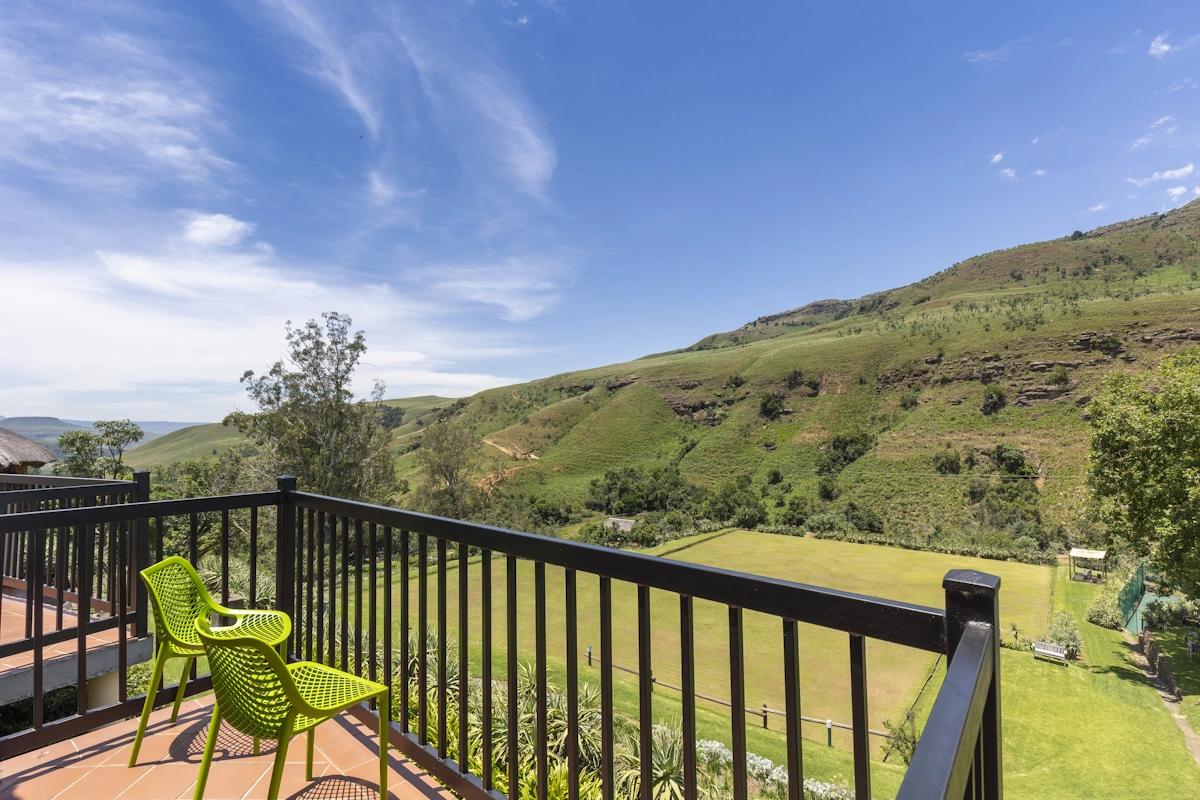 The Cavern Drakensberg Resort & Spa standaard kamer met balkon 001.webp