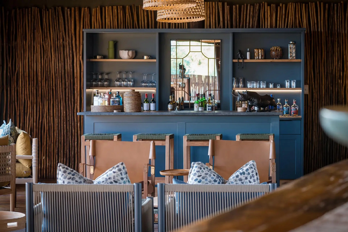 nThambo Tree Camp lounge bar 001.webp