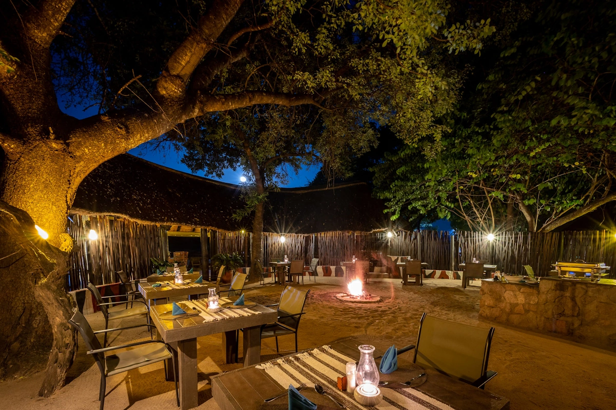 Umkumbe Safari Lodge Riverside booma 001.webp