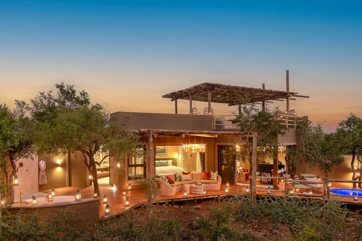 Lush Private Lodge Deluxe Suite 012.webp