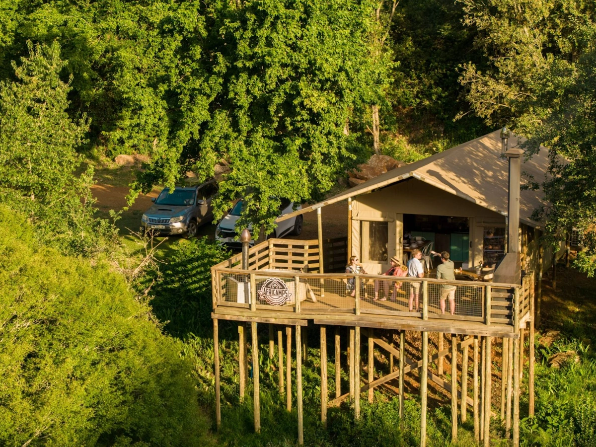 AfriCamps Magoebaskloof tenten buitenkant 002.webp