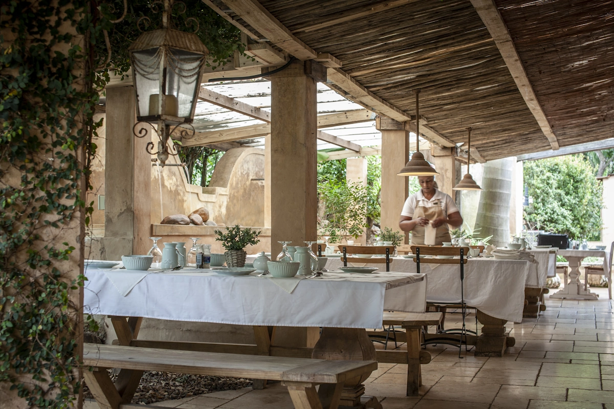 Petite Provence buiten ontbijten.webp