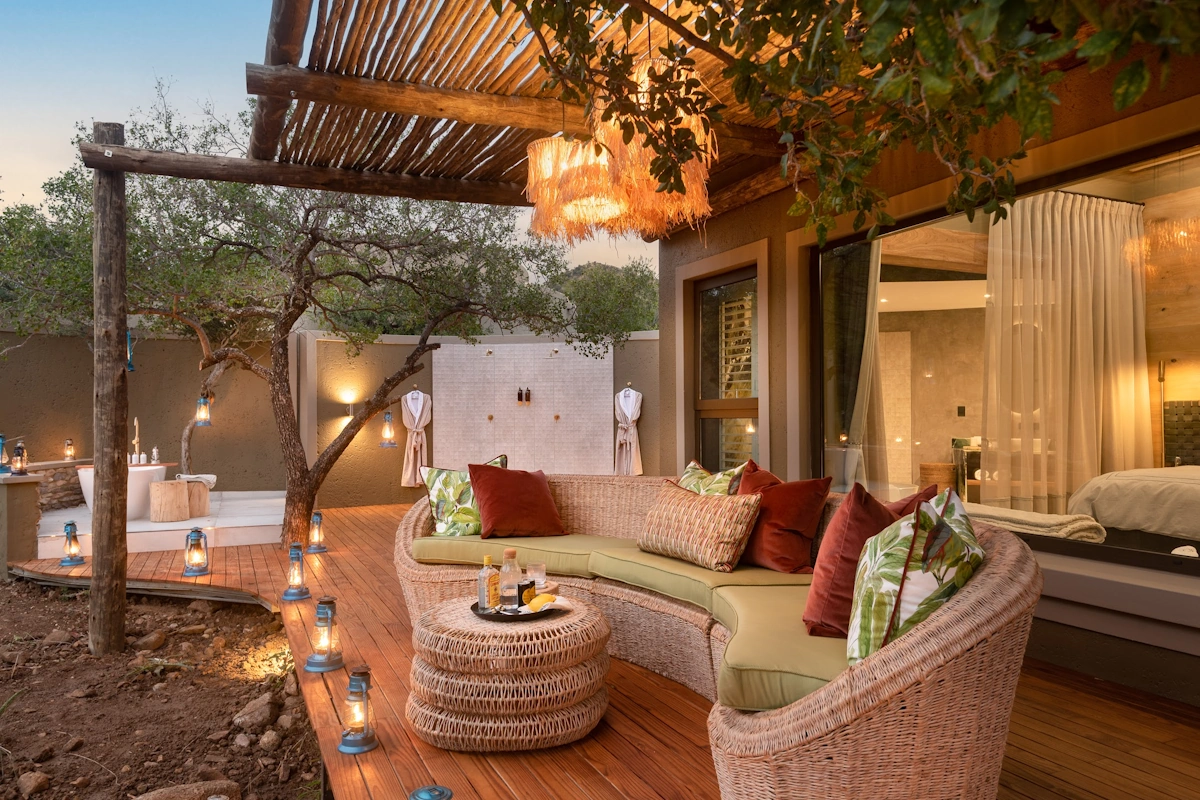 Lush Private Lodge Deluxe Suite 013.webp