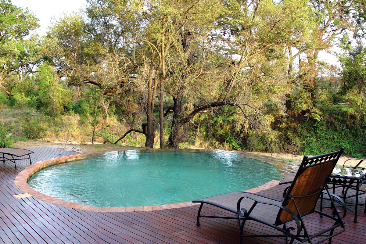 Hoyo Hoyo Safari Lodge zwembad 001.webp