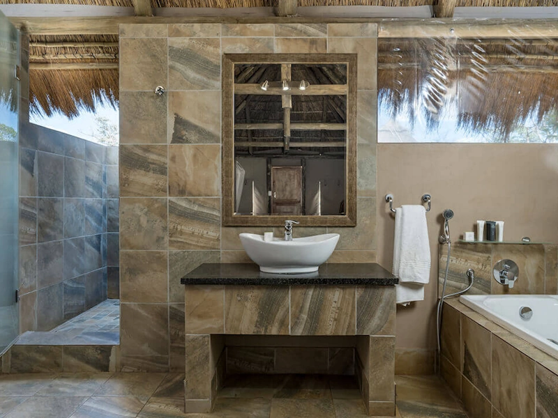 Entabeni Wildside Safari Camp tent badkamer.webp