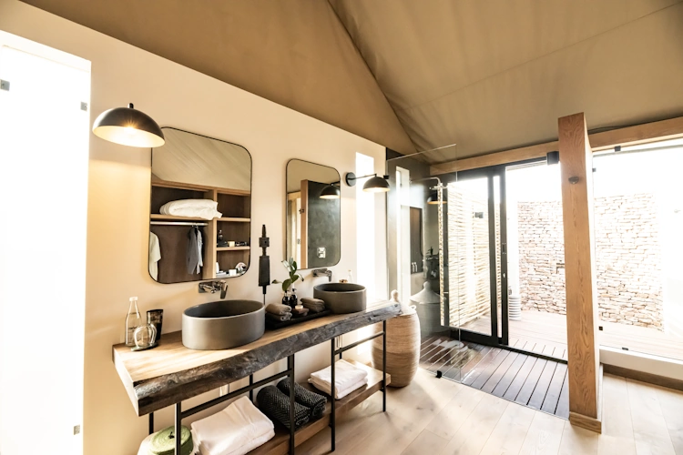 Mavela Game Lodge tent badkamer 001.webp