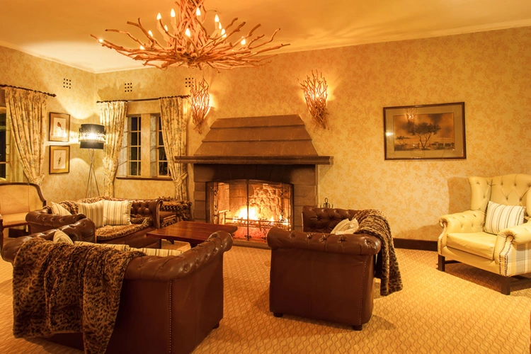 Aberdare Country Club lounge.webp