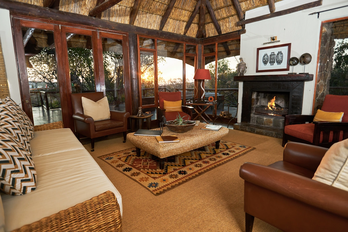 Nungubane Game Lodge sfeerfoto salon 001.webp