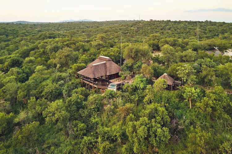 Parsons Hilltop Safari Camp VOORKANT.webp
