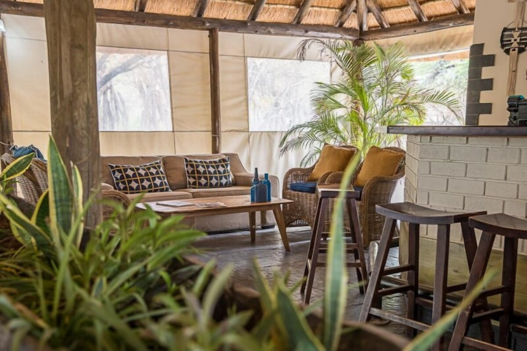 Mochaba Crossing Lodge lounge.webp