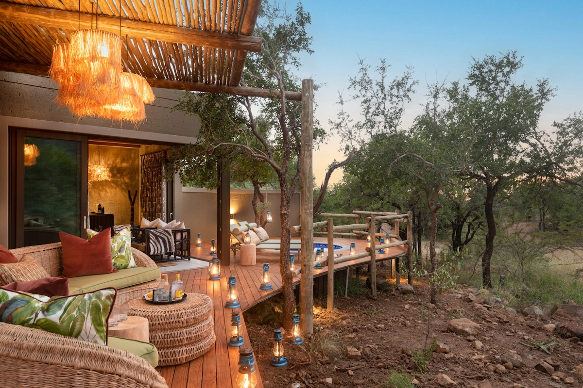 Lush Private Lodge Deluxe Suite 015.webp