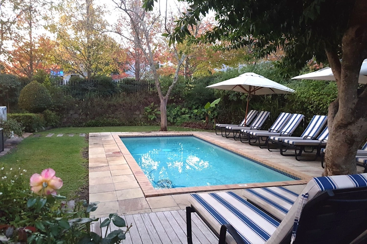 Maison Chablis Guest House zwembad.webp