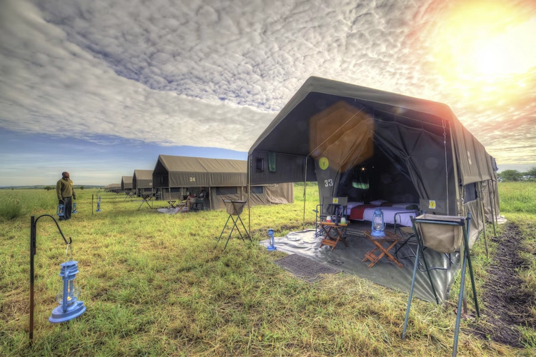 Kananga Special Tented Camp tent terrasje voor.webp