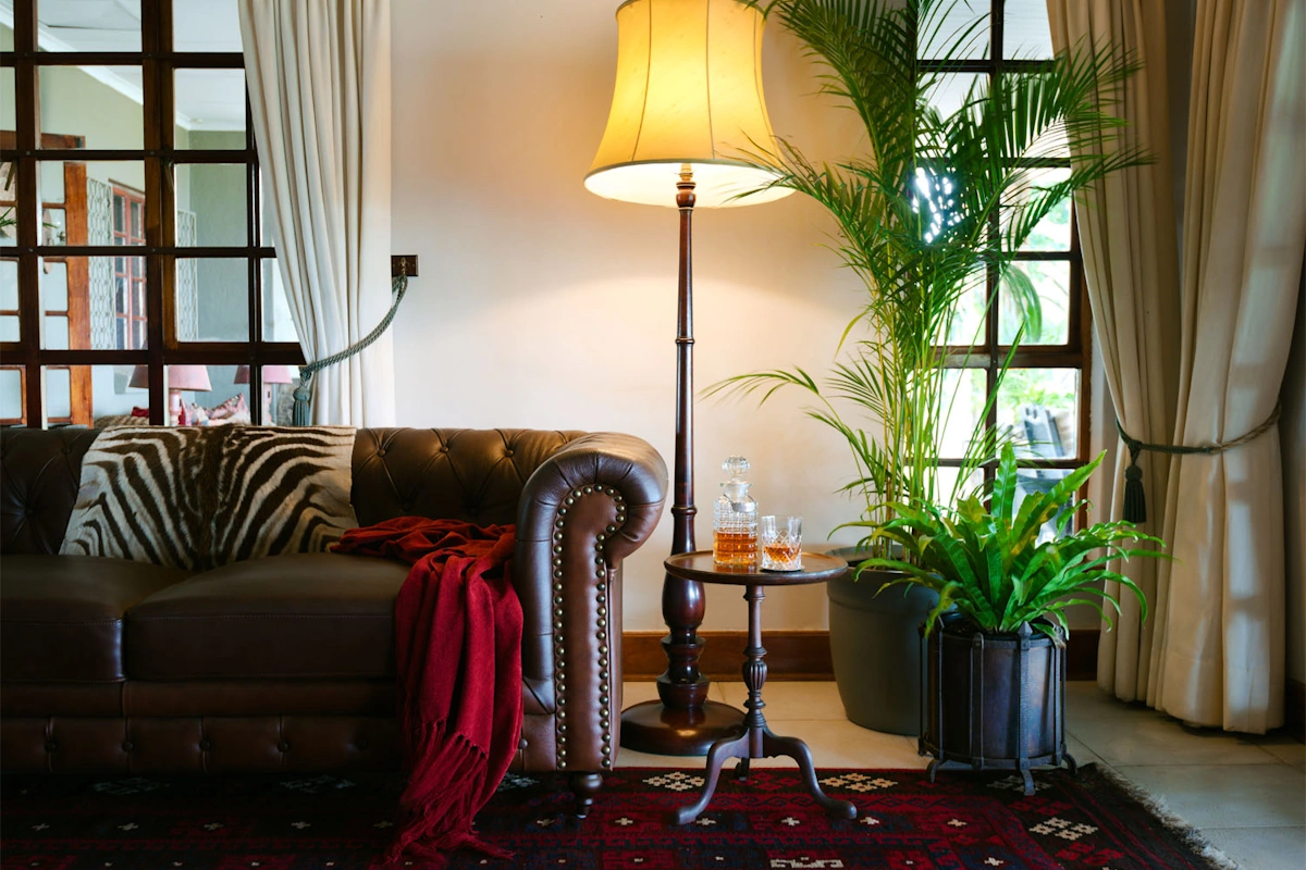 Tomjachu Bush Retreat homestead lounge 001.webp