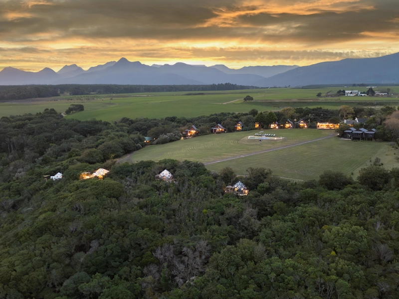 Misty Mountain Reserve Ocean View Family Lodge overzicht boven 2.webp