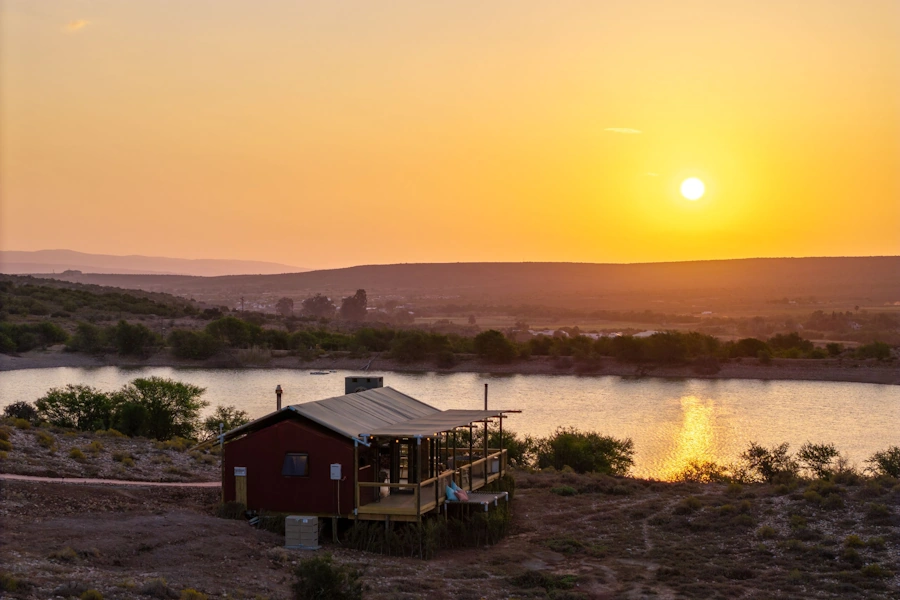 AfriCamps Klein Tent zonsondergang 001.webp