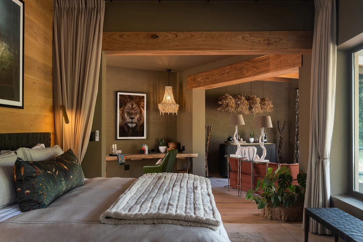 Lush Private Lodge Deluxe Suite 001.webp