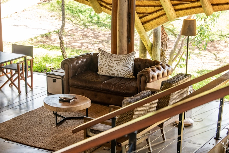 Mavela Game Lodge zitje 002.webp
