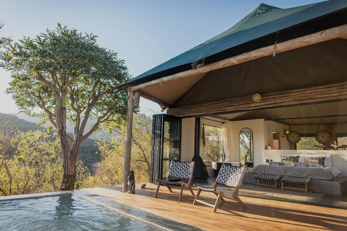 Sasi Bush Lodge Kiepersol Couple Tent with Pool 002.webp