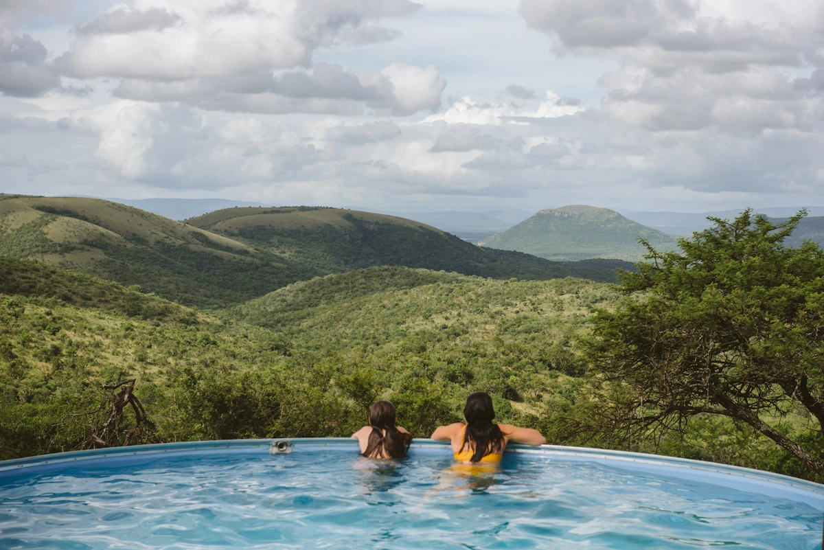 Makongo Hills Lodge zwembad 002.webp