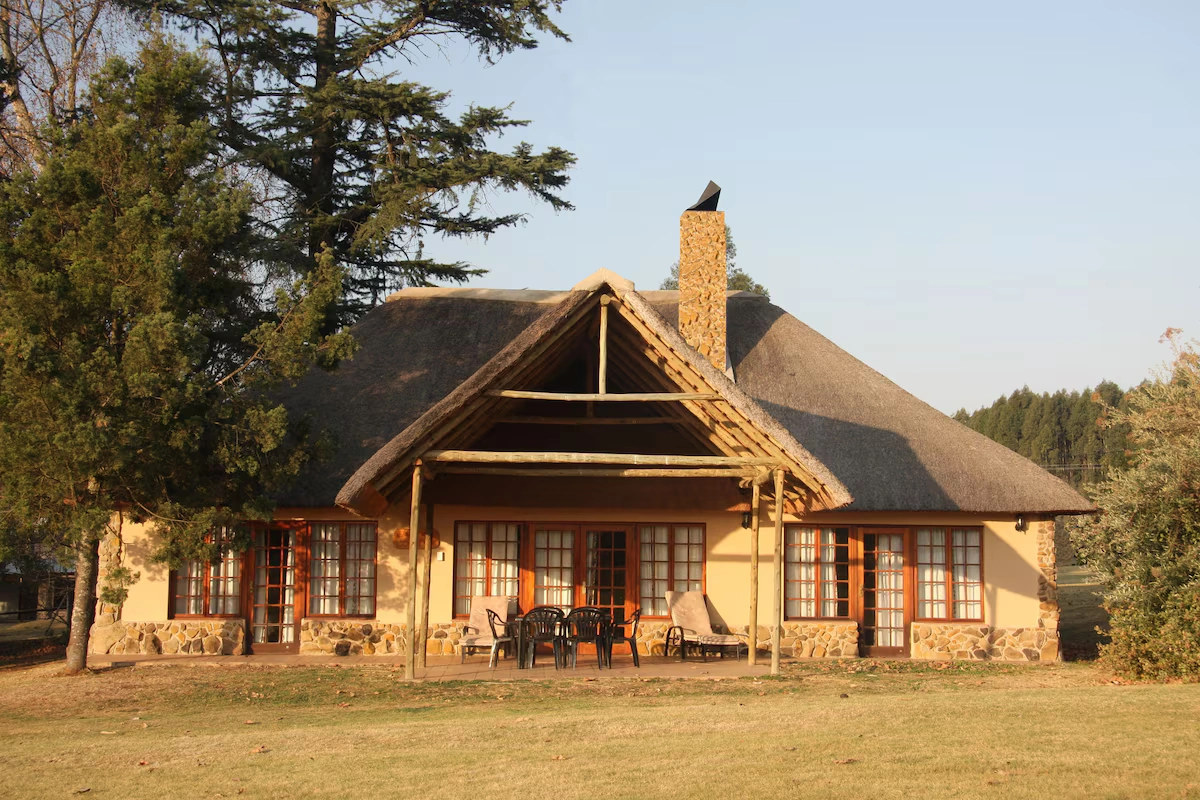 Ardmore Guest Farm 2 bedroom mountain facing cottage 001.webp