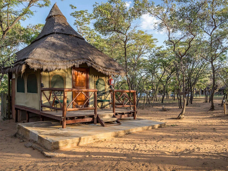 Entabeni Wildside Safari Camp tent buitenkant.webp